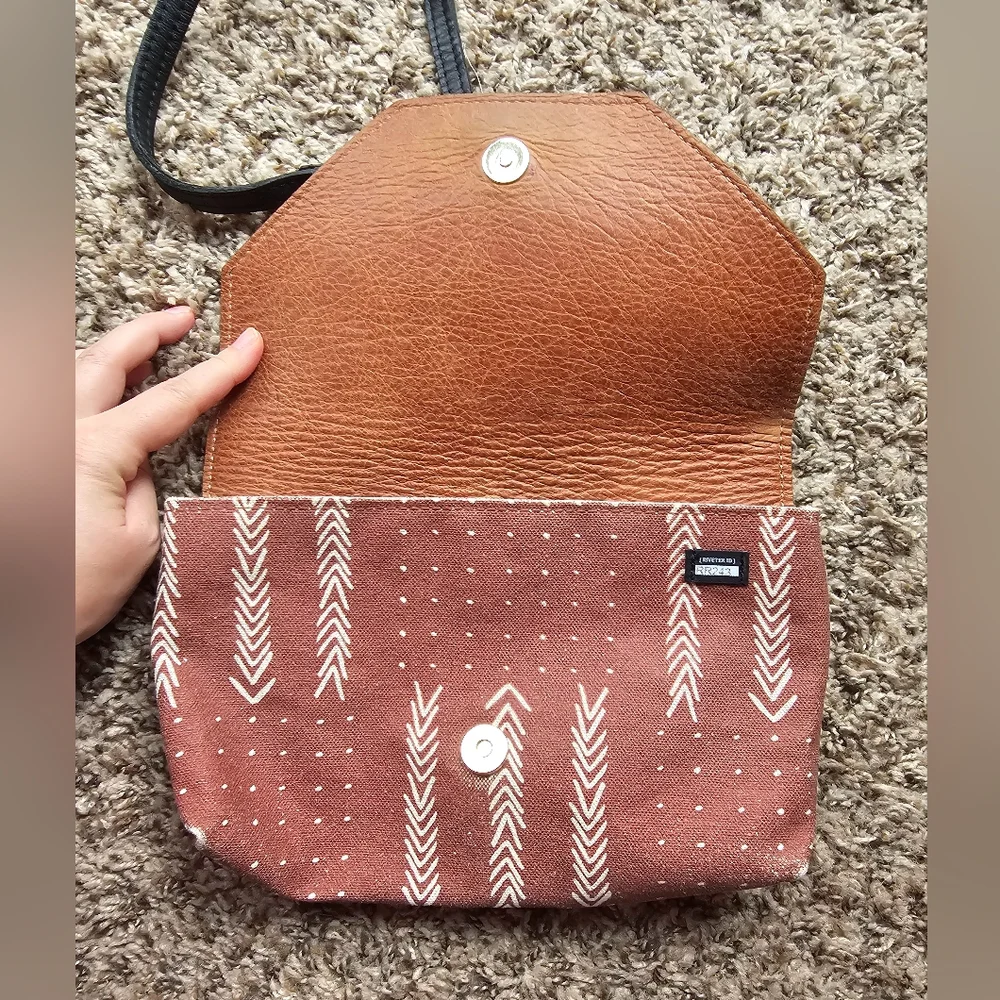 R.Riveter american handmade black leather and brown and ethnic crossbody‎ bag